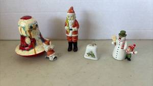 lot 2135 image: Christmas Holiday Ceramic Figurine Collection