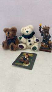 lot 2150 image: Boyds Bears