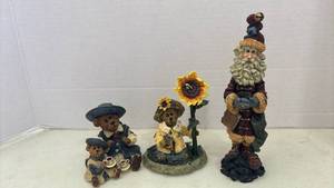 lot 2153 image: Boyds bears and friends