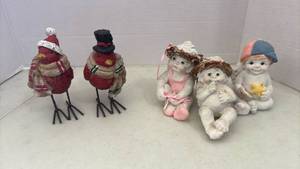 lot 2165 image: Red Birds and Dreamsicles Figurines