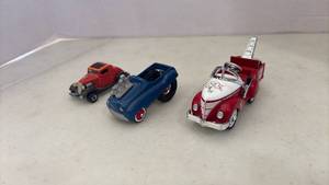 lot 2171 image: Die Cast Model Car Collection Set of 3