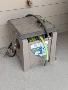 lot 3101 image: Hose reel and hose