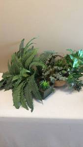 lot 1540 image: Faux plants