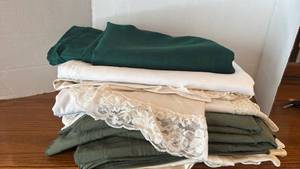 lot 1959 image: Table cloths