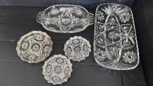 lot 2016 image: Cut Crystal Glass Serving Set with Star Pattern