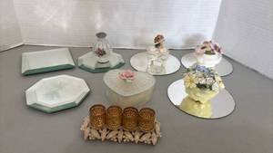 lot 2047 image: Vintage Royal Doulton Brambly Hedge Spring Posy Figurine, Royal Albert Bone China Flower Month Cosmos Bouquet Of Flowers, Display Mirrors and more