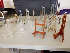 lot 2055 image: Variety of Easels for Displaying Plates, Pictures and Cups and Saucers With Fancy Basket