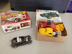 lot 2063 image: Model Cars. Some completed some need completing