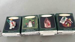 lot 2190 image: Hallmark Miniature Keepsake Ornaments
