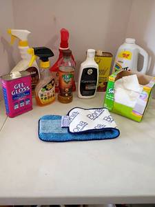 lot 2209 image: Miscellaneous Cleaning Products