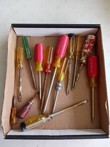 lot 2227 image: Screwdrivers