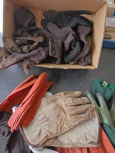 lot 2237 image: Box of Various Work Gloves