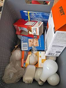 lot 2243 image: Various Light Bulbs