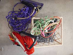 lot 2258 image: Ski Ropes