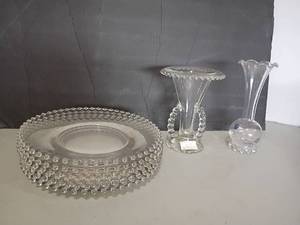 lot 2421 image: 7Imperial Candlewick Beaded Edge 10in. Plate with Vases