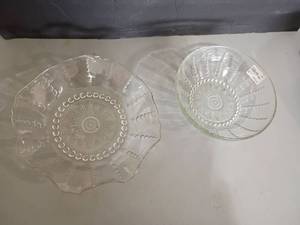 lot 2426 image: Clear Federal Glass Columbia Style Bowls.   8 12in. Salad Bowl and 11in. Bowl with Scalloped Edges