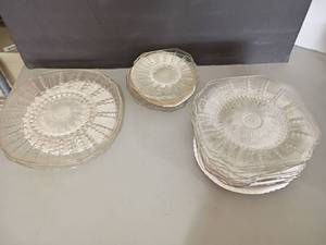 lot 2428 image: Clear Federal Glass Columbia Style 3) 11in. Platters, 10) 9in. Plates and 8) 6in. Bread and Butter Plates