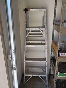 lot 2453 image: 5ft.  Aluminum Ladder