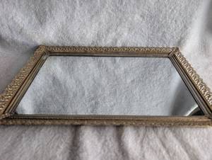 lot 1005 image: Ornate Gold Decorative Mirror Tray