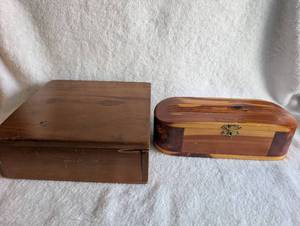 lot 1501 image: Wooden Souvenir Boxes - 2 ct