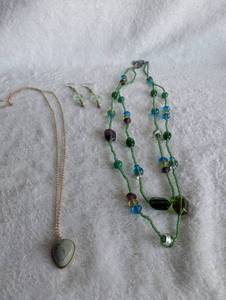 lot 1512 image: Mixed Gemstone Jewelry Set with Gold Chain Necklace and Glass Bead Accessories