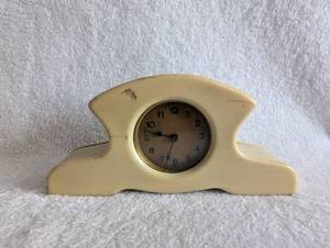 lot 2003 image: Electric Mantel Clock with Cream Bakelite Case