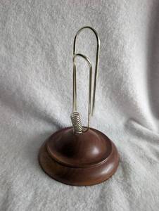 lot 2502 image: Large Desk Paper Holder Paper Clip&nbsp