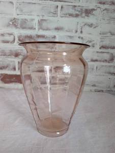 lot 3001 image: Pink Depression Glass Vase with Etched Floral Design