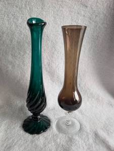 lot 3002 image: Set of Two Glass Bud Vases Green and Brown