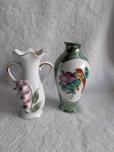 lot 3006 image: Small Japanese Ceramic Vase and Pitcher Set with Bird and Floral Motifs
