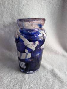 lot 3013 image: Handblown Art Glass Vase with Blue and White Swirl Pattern