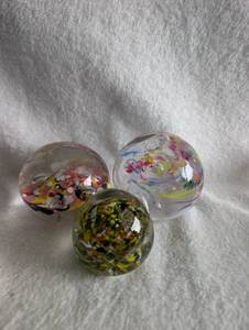 lot 3502 image: Art Glass Paperweights with Colorful Internal Swirl Designs - 3 ct