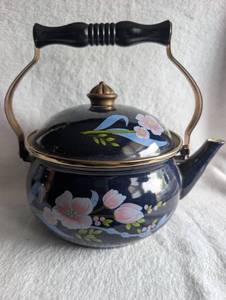 lot 4000 image: Enamelware Tea Kettle with Floral Pattern