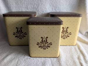 lot 4003 image: Metal Kitchen Canister Set with Floral Pattern - 3 ct