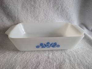 lot 4008 image: Corning Blue Cornflower Rectangular Baking Dish - Fire King - 9 in
