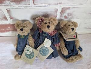 lot 5028 image: Boyds Bears Investment Collectible Teddy Bears with Tags