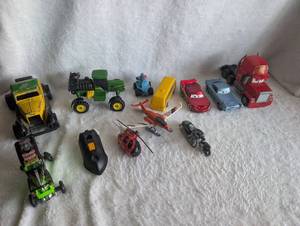 lot 5112 image: Mixed Die-Cast Toy Vehicle Collection