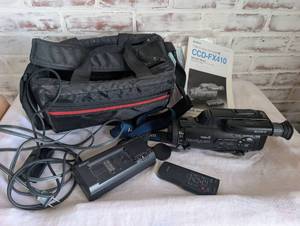 lot 5501 image: Sony CCD-FX410 Video8 Handycam Camcorder with Carrying Case and Accessories