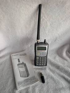 lot 5509 image: RadioShack PRO-99 Deluxe Compact Race Scanner with Manual