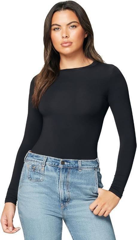 lot 10045 image: Benassie Women Black Fitted T-Shirt Double Lined Slim Fit Tee -Size Large