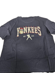 lot 38501 image: New York Yankees Long Sleeve T-Shirt -Adult Unisex SizeS