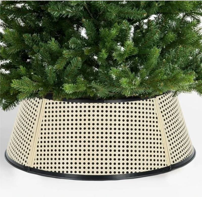 lot 31307 image: Metal Christmas Tree Collar Decoration, 23.5 Inches Diameter