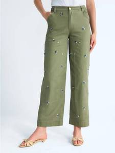 lot 41015 image: Free Assembly Womens and Womens Plus Embellished Cotton Carpenter Pants, 30 Inseam, Size 18