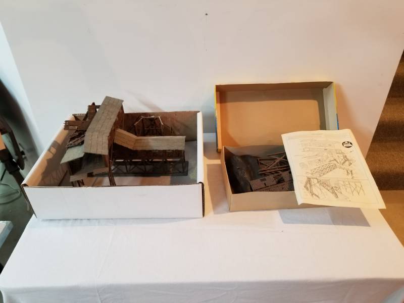 lot 7428 image: Minikits Precise HO Scale Trackside Construction Kits - Coal Mine AHM