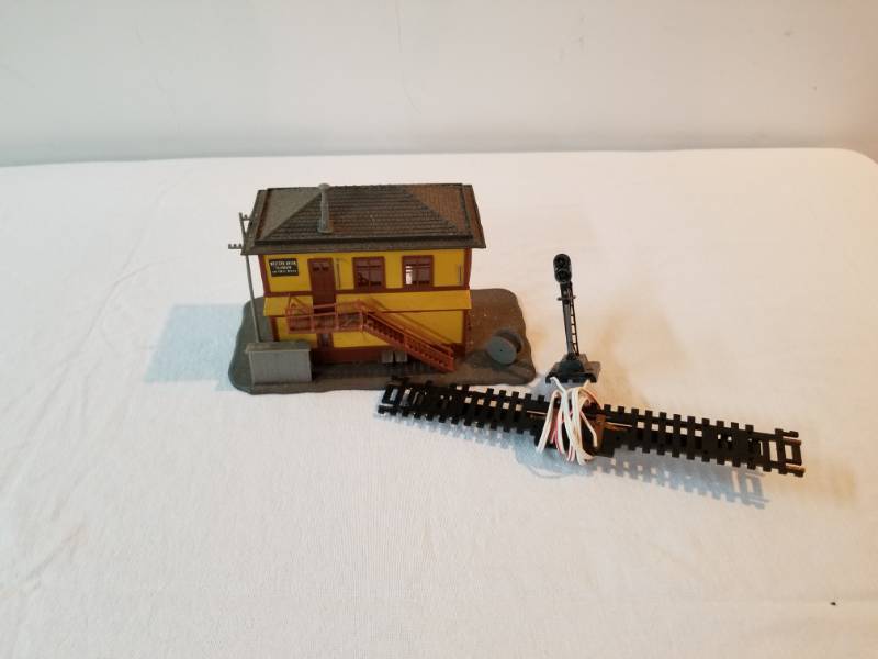 lot 7434 image: Western Union Telegraph Office w Signal and Track for HO Scale Train Setup