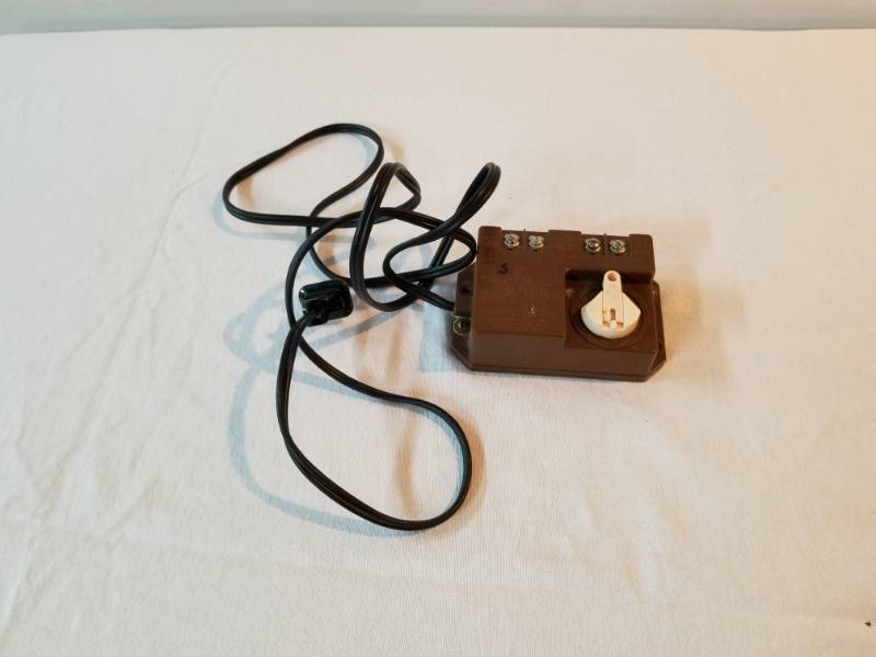 lot 7437 image: Model 6605 Bachmann Industries Electric Switch