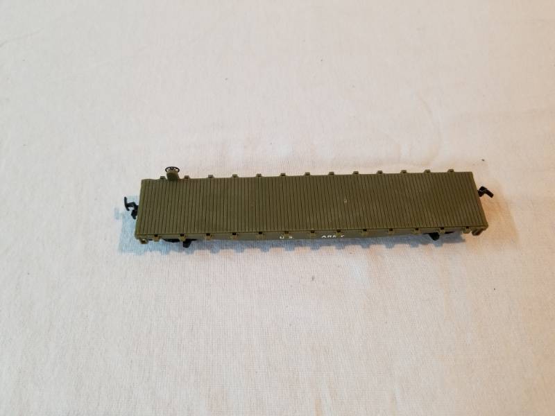 lot 7452 image: HO Scale Train Set US Army Lowboy Flatbed Car Fully Functioning