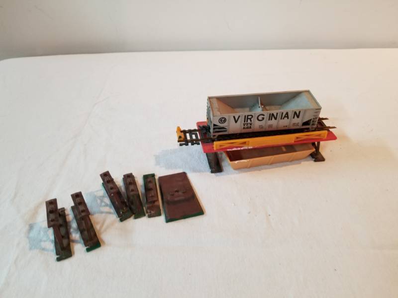 lot 7515 image: HO Scale Train Hopper Bottom Car Virginian with unloading ramp and box and misc. Fully Functioning