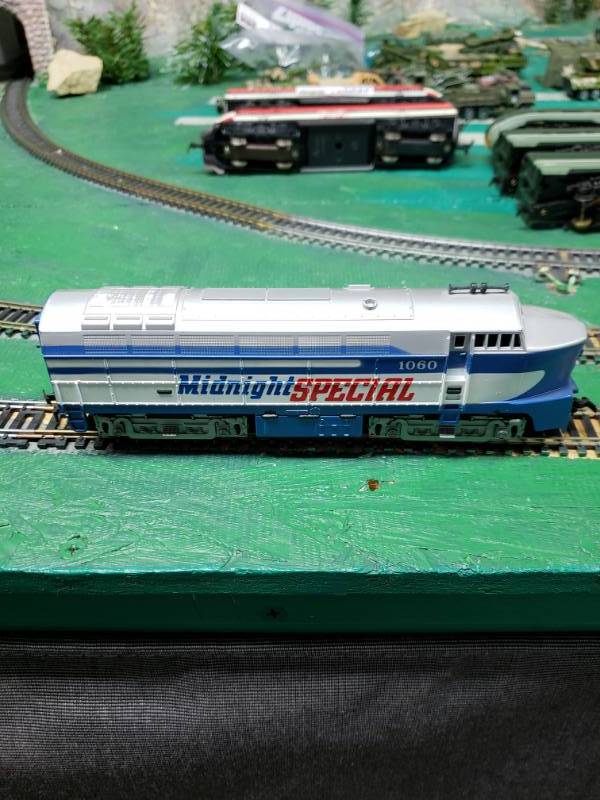 lot 7378 image: HO Scale TrainTYCO Midnight Special Locomotive  Fully Functioning See Video