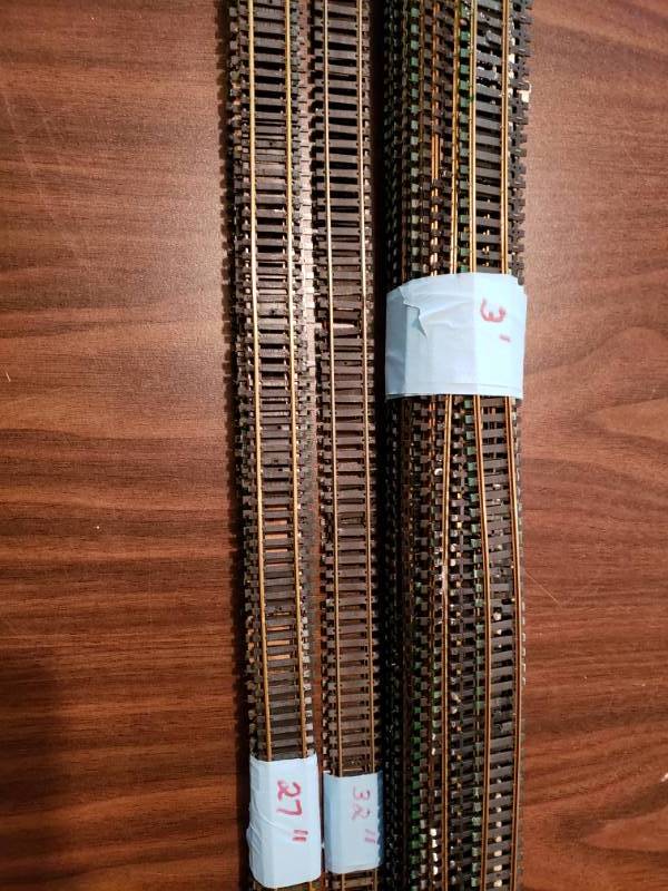 lot 7493 image: Lot of Various Lengths HO Scale Train Track - 10pc, 3pc, 31 pc
